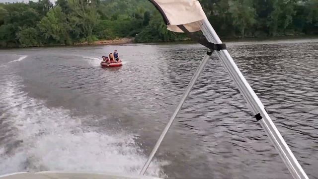 1999 Rinker Captiva tubing in Pittsburgh смотреть онлайн