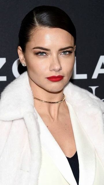 STARS EDIT THEIR PHOTOS WITH THIS APP. смотреть онлайн