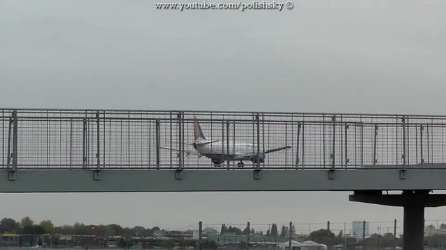 Transaero Airlines Boeing 737-800 Reg: EI-RUG Landing at London Heathrow EGLL / LHR смотреть онлайн