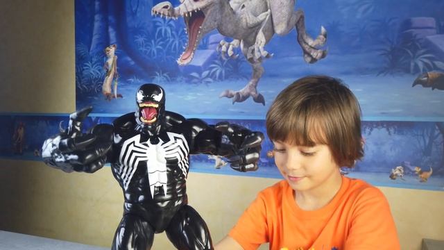 Что в коробке? Огромный говорящий ВЕНОМ // Распаковываем игрушку Venom Talking Action Figure Disne смотреть онлайн