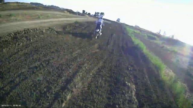 Motovision Goggles rider #14 Kainoa Zimmerman throwin down some fast laps @ Argyl MX Park. смотреть онлайн