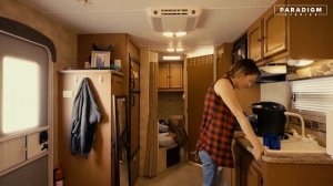 Богачка издевается над бедным мальчиком #richgirl