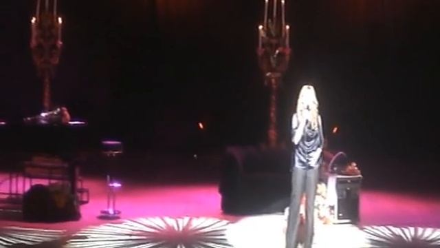 Lara Fabian, Kiev 23.02.10, Wind beneath my wings.avi смотреть онлайн