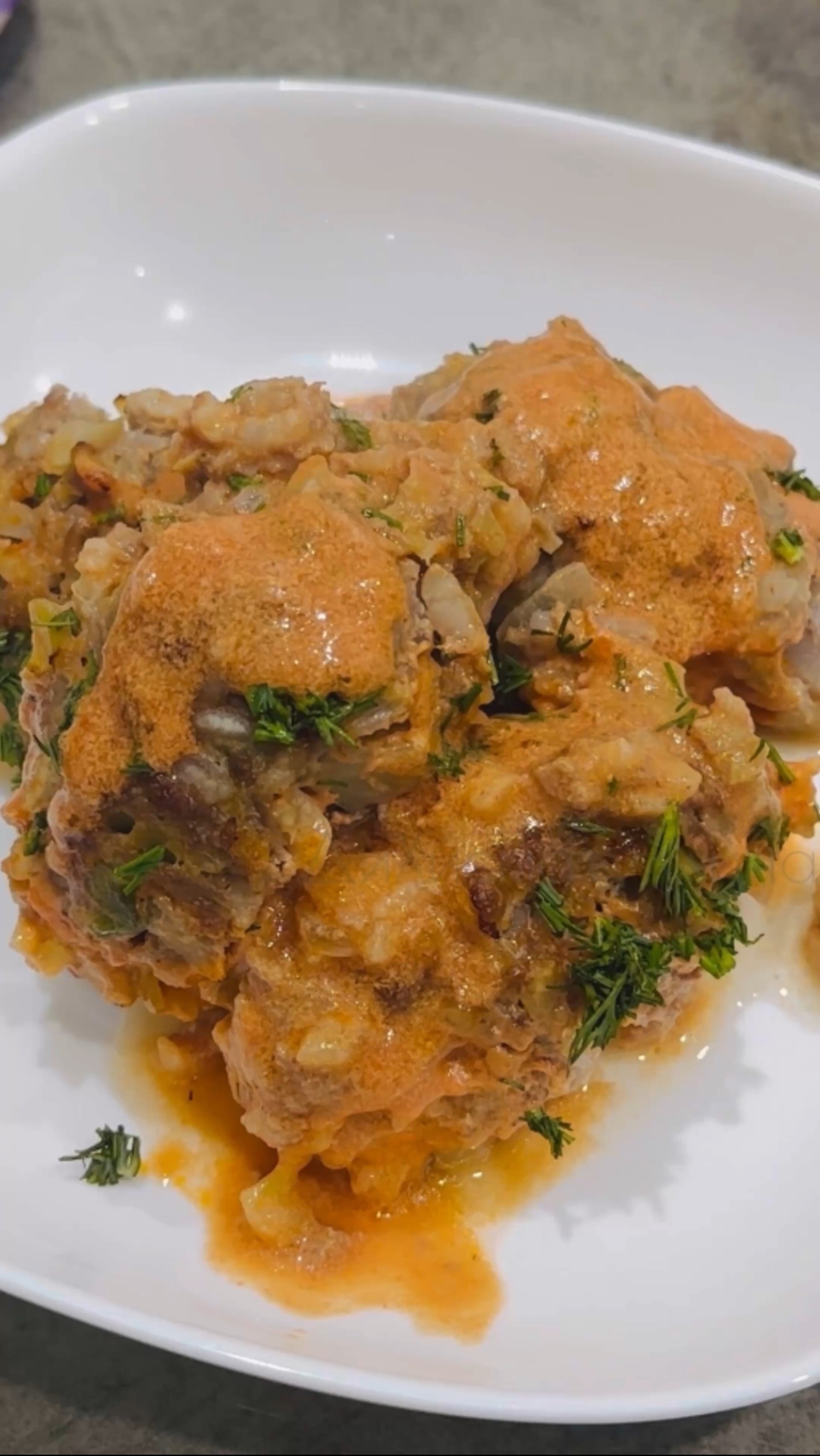 Ленивые голубцы с капустой в духовке / Готовим ленивые голубцы с капустой в томатно-сметанном соусе смотреть онлайн