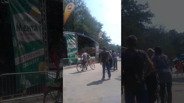 Славка Калчева в парк Лалута в Пловдив на 6.09.2019 смотреть онлайн