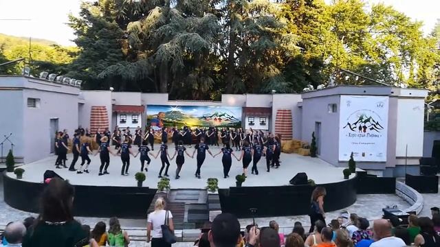 Клуб за български народни танци "От Извора" представя хорото "Шопка" смотреть онлайн