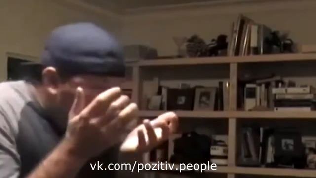Прикол Собака нассала на лицо хозяину смотреть онлайн