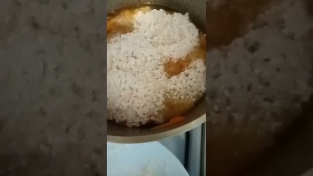 плов готовим мясо 500грмор морковь 🥕 500грлук 2шт рис 900гр Соль масло 200мл салат 🥗 помидор 🍅 2шт смотреть онлайн