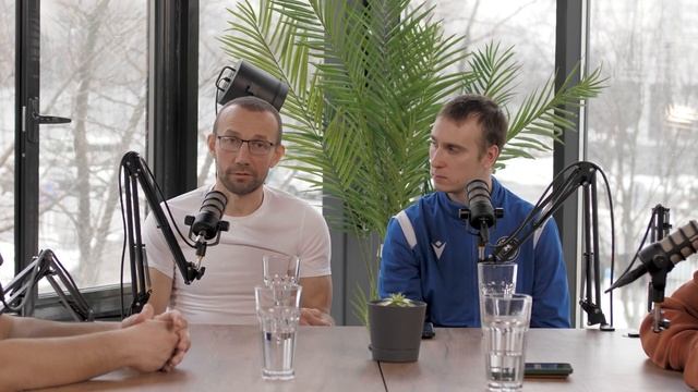 «Дети должны тренироваться 6 раз в неделю» — тренеры академии ФК «Космос» Diagram·Podcast#42 смотреть онлайн