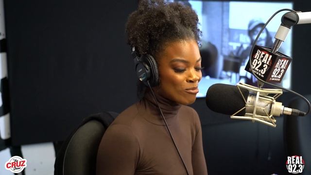 Ari Lennox Reads Llama Llama Children Book Red Pajama смотреть онлайн