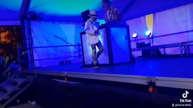 Michael Jackson- Smooth Criminal by Leo Dosil Mosquera смотреть онлайн