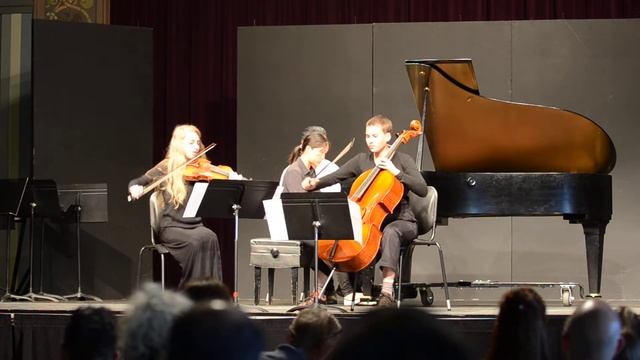 Piano Trio in e minor, Op. 90 "Dumky" II. Poco adagio смотреть онлайн
