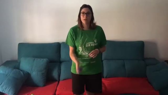 Malabares para clase de E.F. con dos pelotas y una mano смотреть онлайн