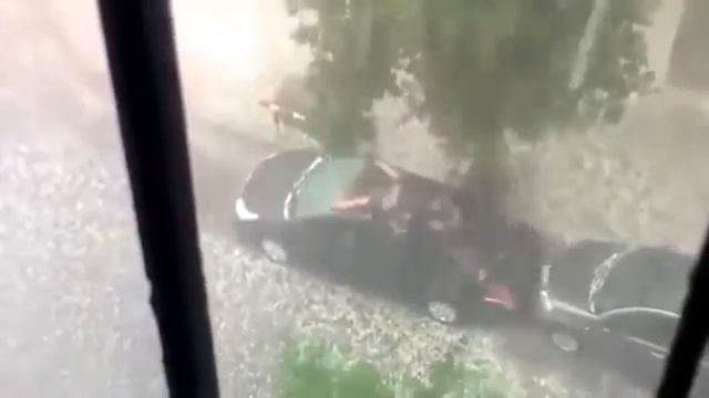 Защита от града Убей меня, но не машину! смотреть онлайн