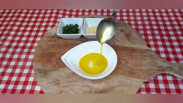 Zalucena crvena paprika i aromaticni feta sir sa origanom u maslinovom ulju смотреть онлайн