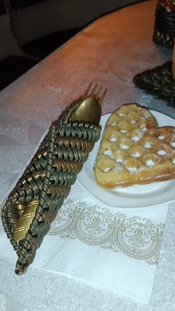 люблю создавать уют в доме
Салфетница или держатель для приборов на канве смотреть онлайн