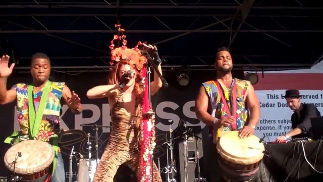 Neon Hitch - Pon Da Nation (The White Stripes vs Major Lazer) [Live] смотреть онлайн