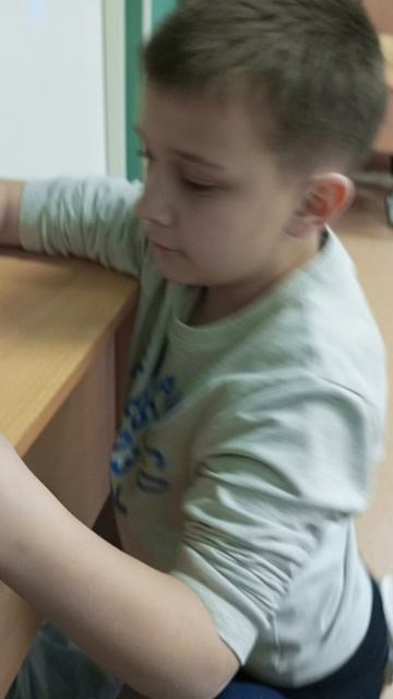 Ванечка с пластилином