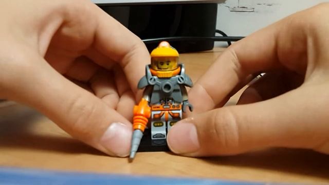 Lego Minifigures Series 12 - Driller Review (обзор смотреть онлайн