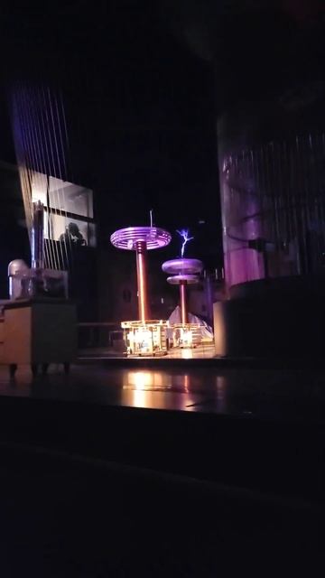 Spooky Song on Tesla Coils #teslacoilsound (10-28-2023) смотреть онлайн