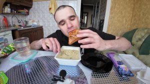 МУКБАНГ НАРЕЗКИ ЛУЧШЕЕ - ЛАПША ДОШИРАК / САМСА / СЛОЙКА С СОСИСКОЙ /  MUKBANG АСМР 12. 04. 2025