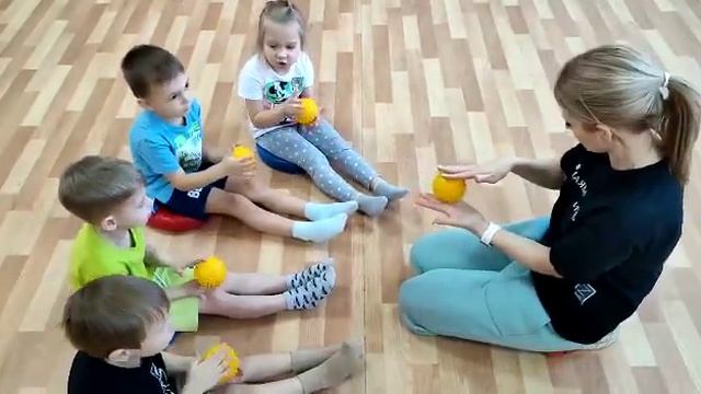 Пальчиковая игра с использованием массажных мячей смотреть онлайн