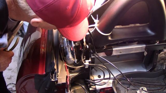 R171 Main Lift Cylinder replacement (Chapter 3) смотреть онлайн