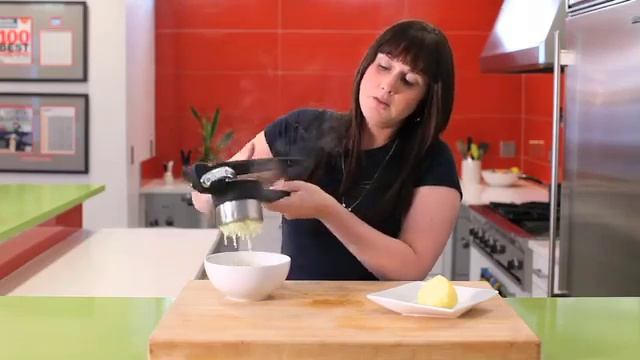 Chef'n® Potato Ricer смотреть онлайн