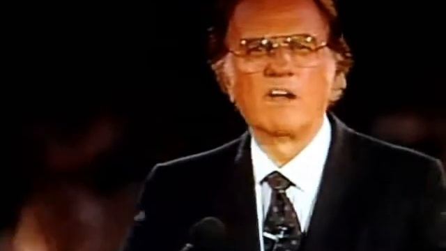 The High Cost of Low Living [Segment 3 of 3] смотреть онлайн