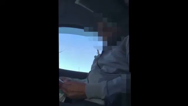 Бишкекте депутат 1 млн сом алып жаткан жеринен кармалды смотреть онлайн