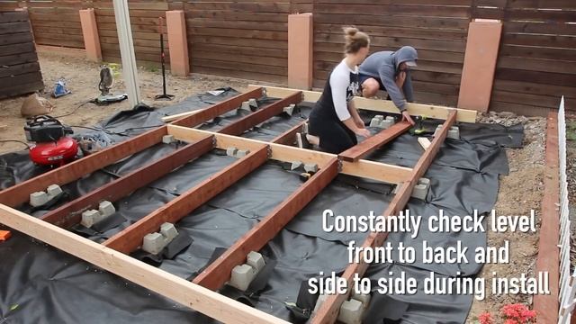DIY Floating Deck | How to build a detached deck | Backyard Ground Level Deck смотреть онлайн