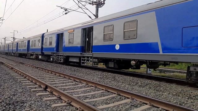 Inaugural Run of Itarsi Amla MEMU !! First MEMU on Itarsi Nagpur Route смотреть онлайн