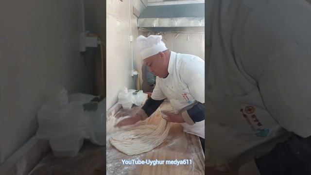 Uygur mutfağı - Laghman - Mampar Soumian | Уйгурская кухня - Лагман - Мампар Сумян | Uyghur cuisine смотреть онлайн