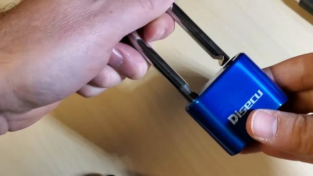 Disecu 4 digit combination lock easily bypassed 2 ways смотреть онлайн