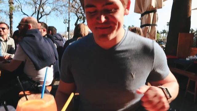 Ellie & Gerard Invade Barcelona Part 2 | doyouknowellie смотреть онлайн