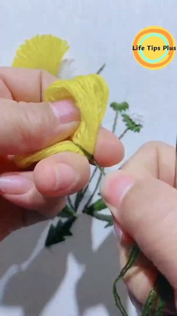 Hand Embroidery: Dandelion.Amazing Embroidery Stitches For Beginners /Guide to Sewing. #shorts смотреть онлайн