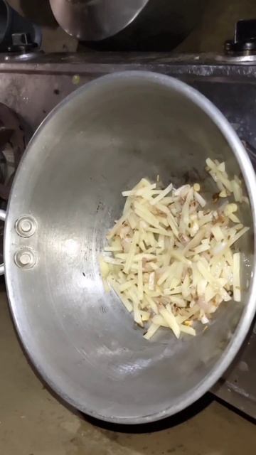 Egg fry with potato and tomato смотреть онлайн