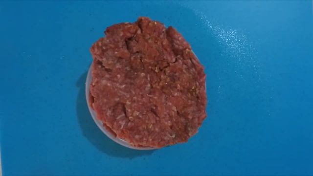 Stuffed Burger on the Weber Kettle. смотреть онлайн