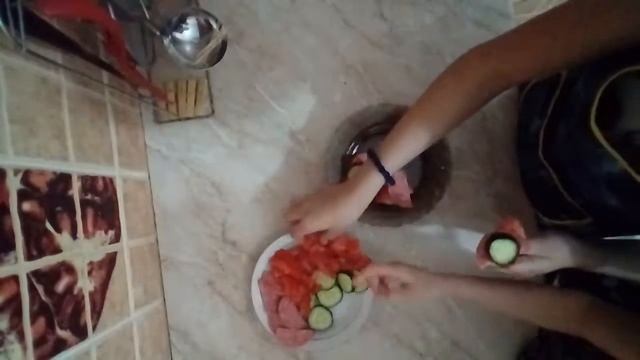 Готовим овощной салат! смотреть онлайн