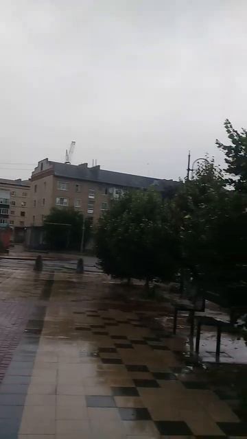Дождь в Урюпинске.Липовая аллея.27 июня 2023г. смотреть онлайн