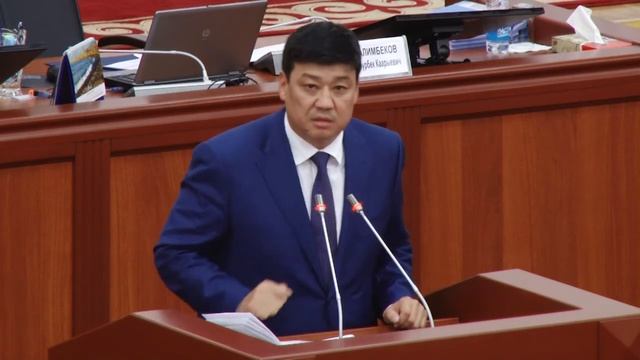 Президентти да, депутаттарды да адаштырган президенттик аппарат смотреть онлайн