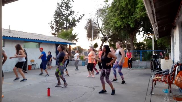 clase de zumba 3c Martes 12 de Enero 2021 instructora Angelina Friz comunitario clara estrella смотреть онлайн