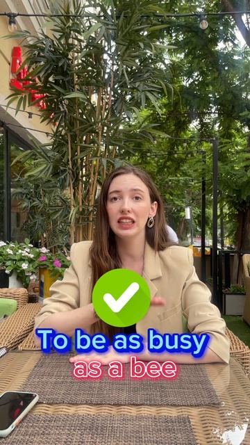 Тружусь как пчела -as busy as a bee #shorts #английскийнаслух #английскийдляначинающих смотреть онлайн