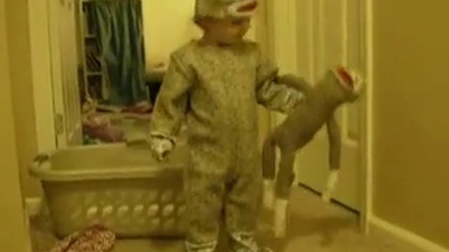 Ava-Marie as sock monkey смотреть онлайн