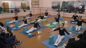 Отк.  урок по партерной гимнастике. развитие природных и физических данных.