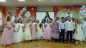 Кавер-версия песни "Друзья" на выпускной в детском саду.