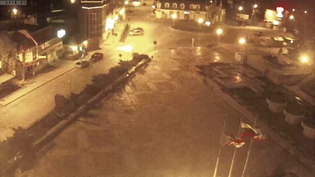 Вебкамера "Площадь Советская". Запись 13.02.2017 22:00:05 смотреть онлайн