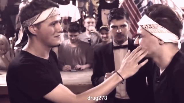 Руслан целует Юлика || Руслик моменты смотреть онлайн