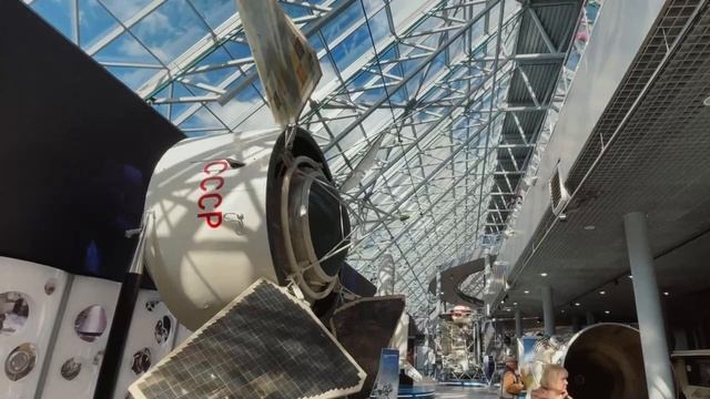 Олимпия и День Космонавтики