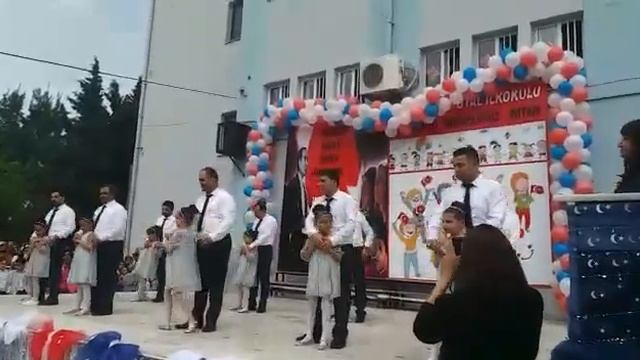 23 Nisan Çocuk Bayramı Gösteri 2024 Bana bir masal anlat baba Oya & Bora смотреть онлайн